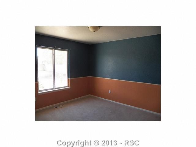 402 S Boros Dr, Pueblo, CO 81007