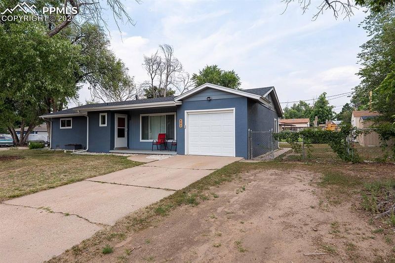 402 Grand Blvd, Colorado Springs, CO 80911