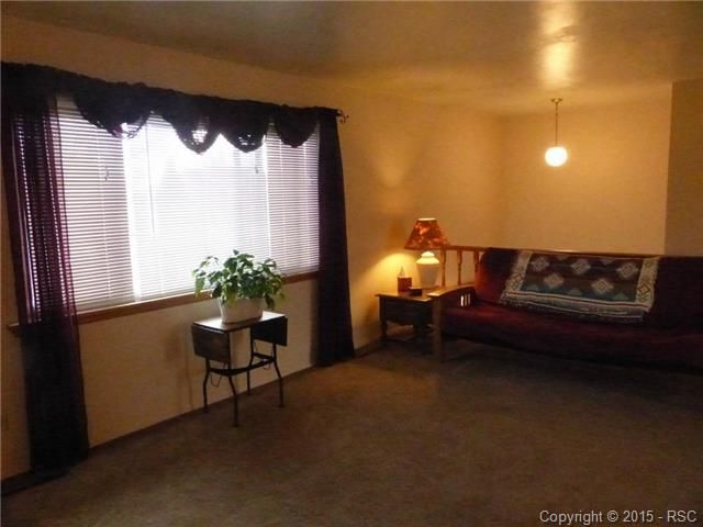 402 Maplewood Dr, Colorado Springs, CO 80907