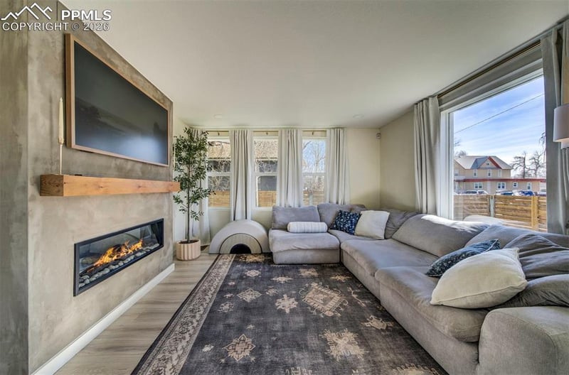 402 Uintah St, Colorado Springs, CO 80903