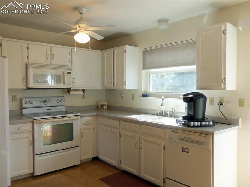 403 Saddlemountain Rd, Colorado Springs, CO 80919