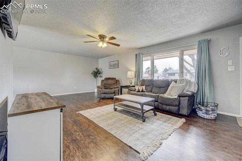 4038 Valley Dr, Pueblo, CO 81008