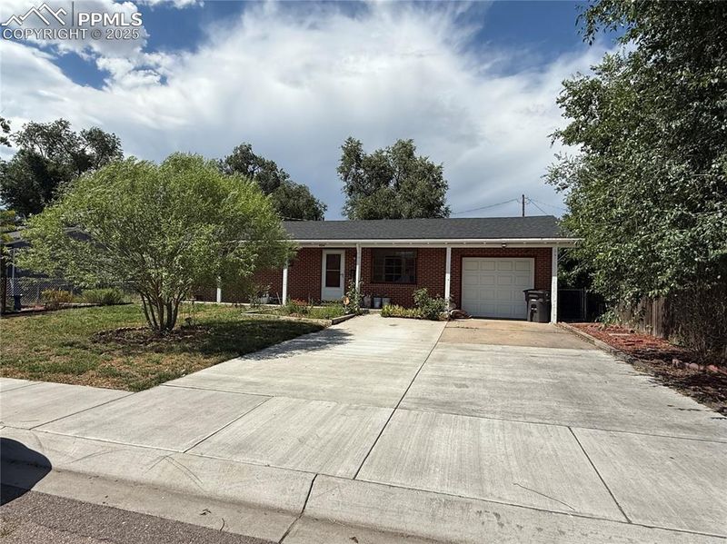 404 Kiva Rd, Colorado Springs, CO 80911