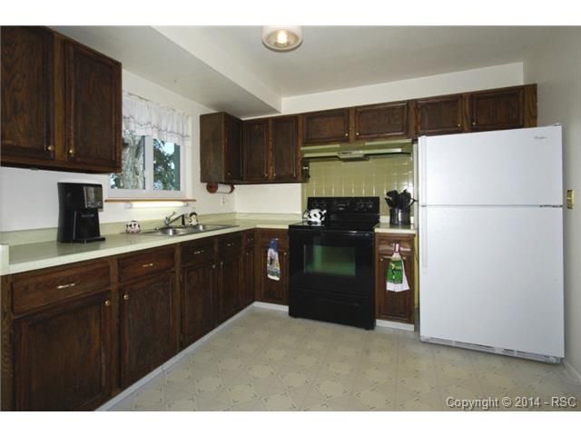 4042 N Colony Hills Cir, Colorado Springs, CO 80916