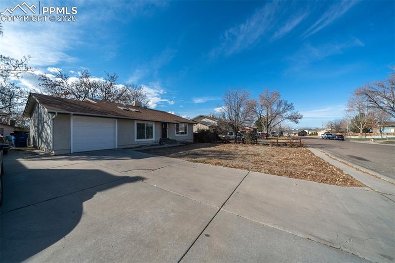 4049 Valley Dr, Pueblo, CO 81008