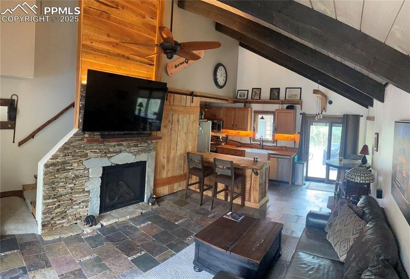 405 Bear Creek Pl, Colorado Springs, CO 80906