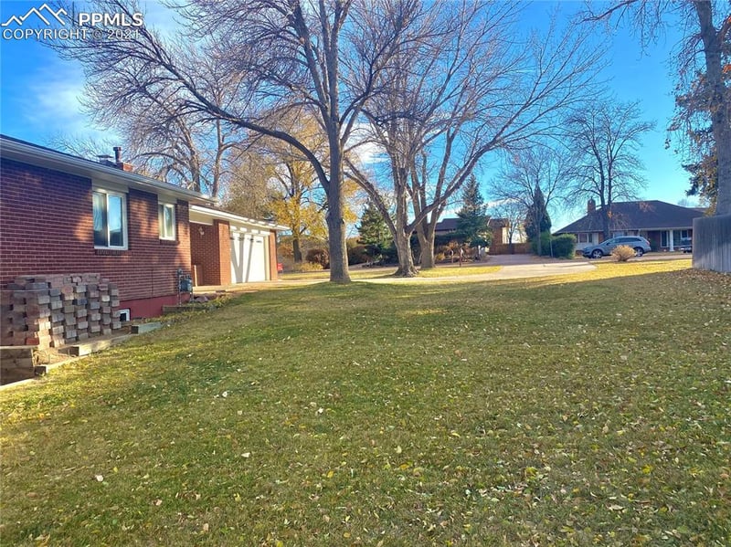 405 Crestridge Ave, Colorado Springs, CO 80906