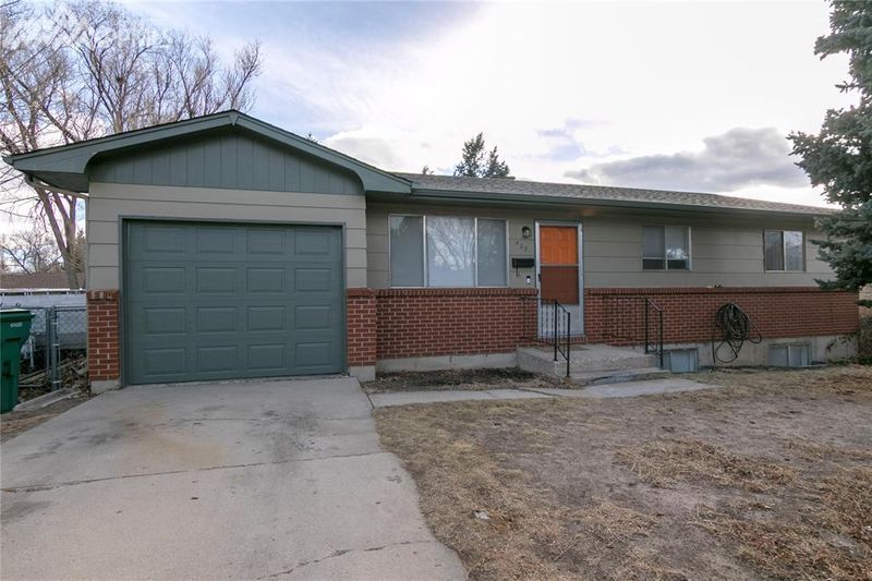 405 Edgewood Dr, Colorado Springs, CO 80907