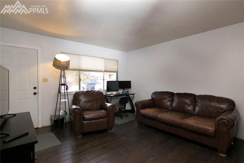 405 Edgewood Dr, Colorado Springs, CO 80907