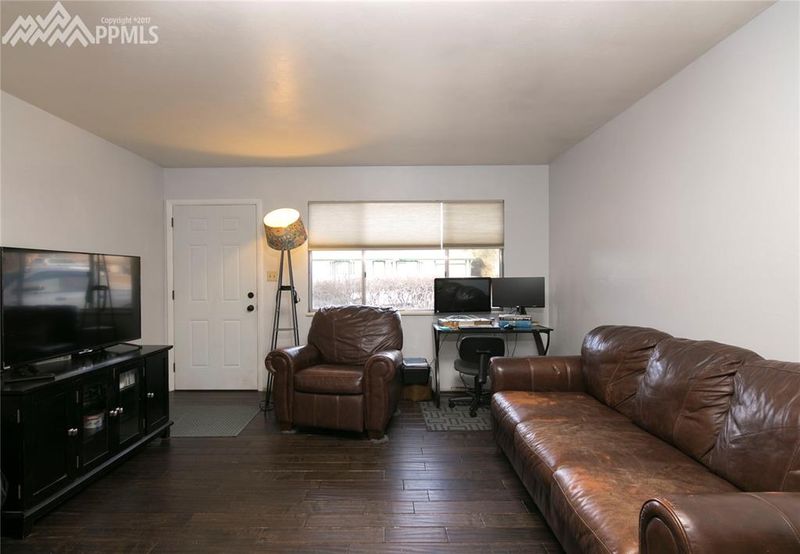 405 Edgewood Dr, Colorado Springs, CO 80907