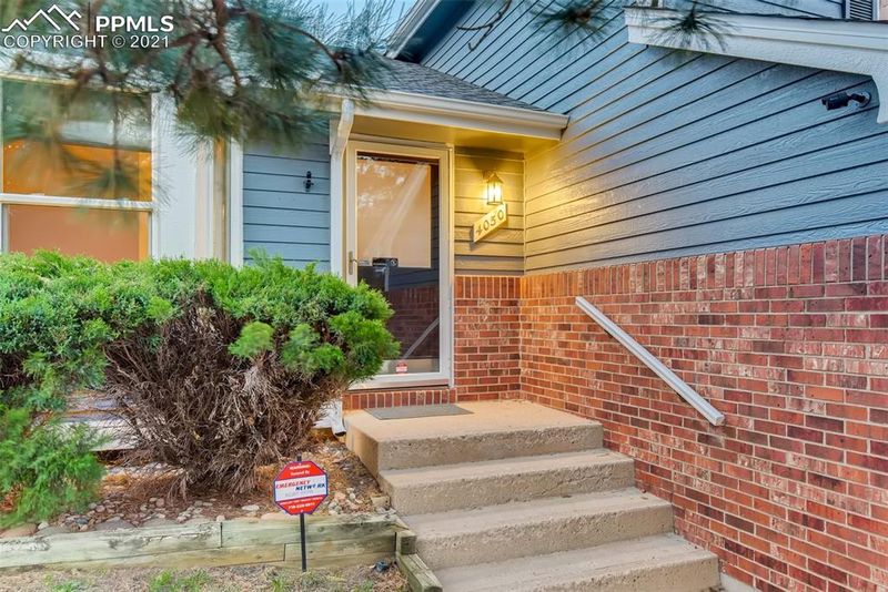 4050 Hickory Hill Dr, Colorado Springs, CO 80906