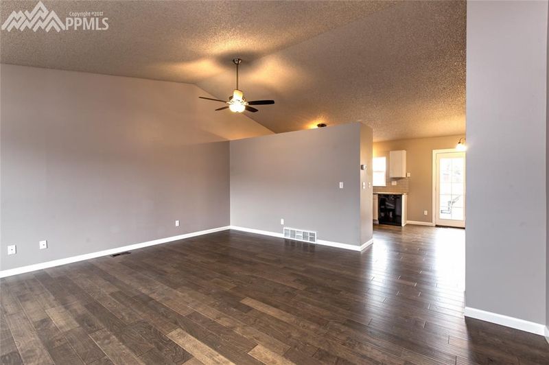 4050 Zurich Dr, Colorado Springs, CO 80920