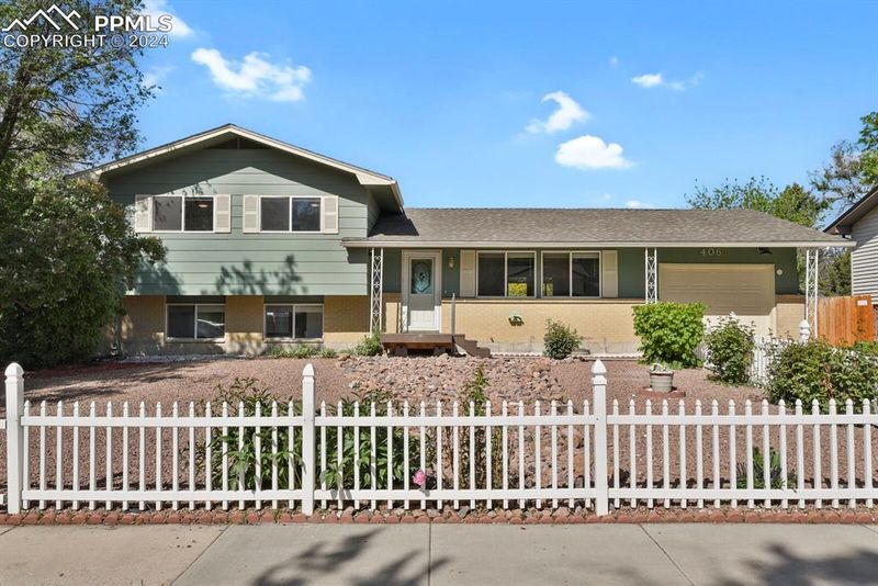 406 Quebec St, Colorado Springs, CO 80911