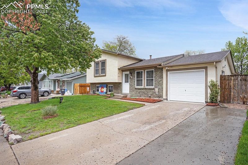 4060 Jet Wing Pl, Colorado Springs, CO 80916