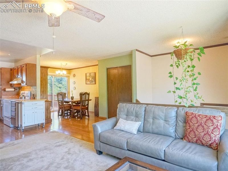 4070 Candea Ct, Colorado Springs, CO 80916