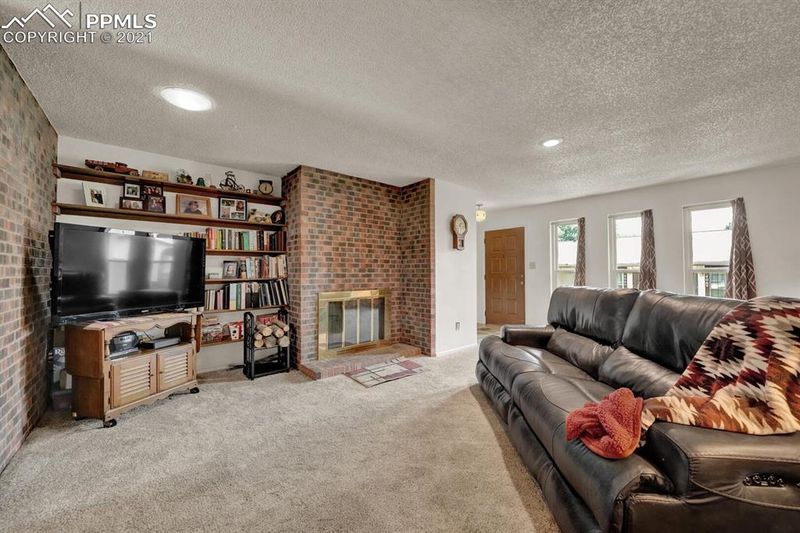 408 Valley Hi Cir #B, Colorado Springs, CO 80910