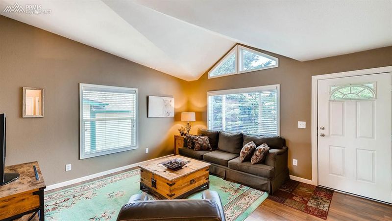 4085 Gray Fox Hts, Colorado Springs, CO 80922