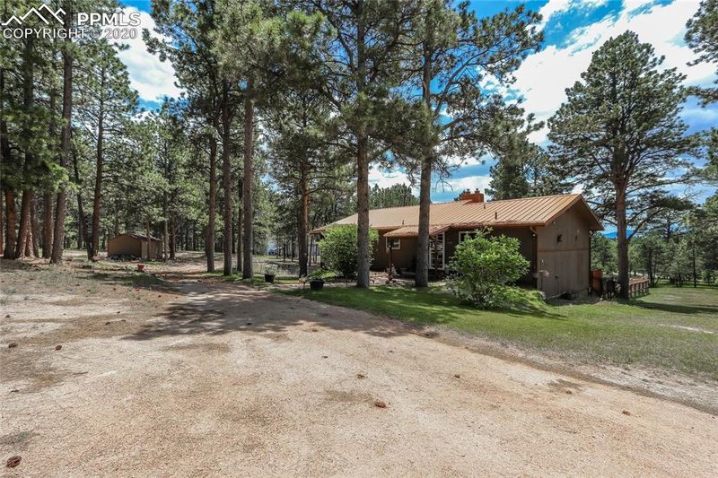 410 E Stirrup Trl, Monument, CO 80132