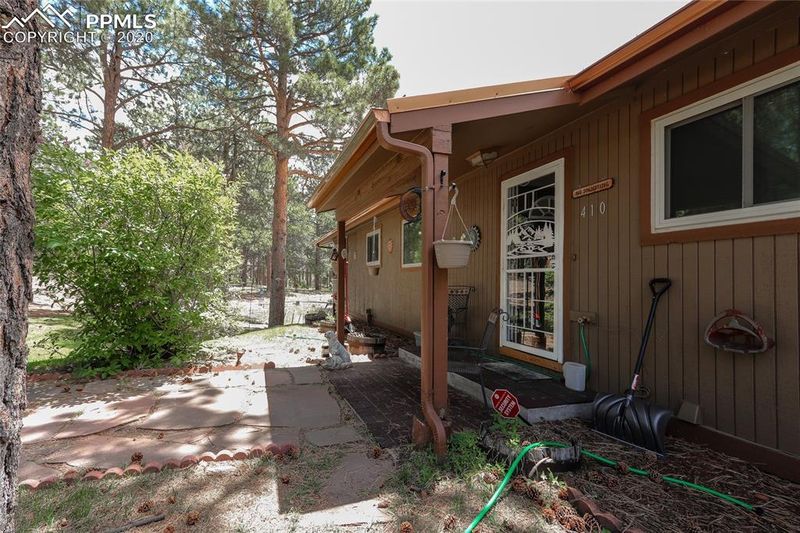 410 E Stirrup Trl, Monument, CO 80132