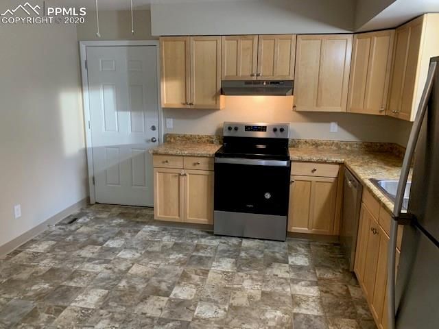 4105 Hollow Rd, Colorado Springs, CO 80917