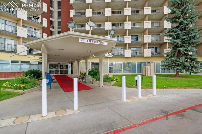 411 Lakewood Cir #C902, Colorado Springs, CO 80910