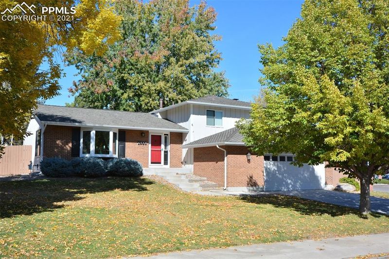 4110 Stonehaven Dr, Colorado Springs, CO 80906