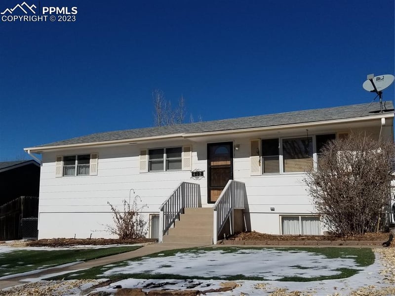 412 Locust Dr, Colorado Springs, CO 80907