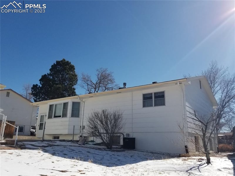 412 Locust Dr, Colorado Springs, CO 80907