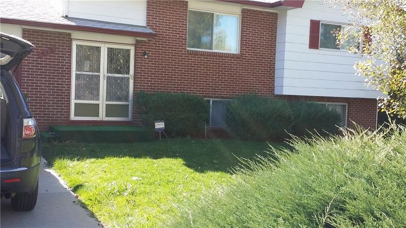 413 Squire St, Colorado Springs, CO 80911