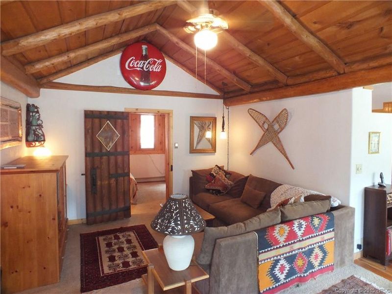 413 Washington Ave, Manitou Springs, CO 80829