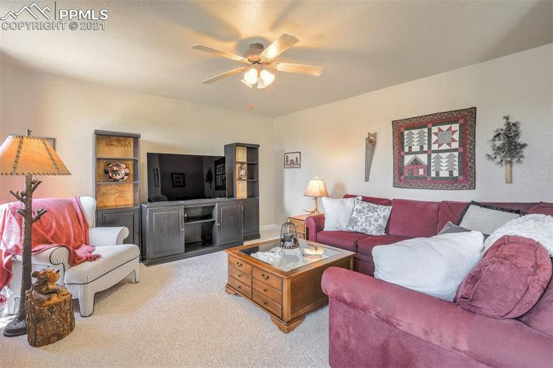 4135 Sudbury Rd, Colorado Springs, CO 80908