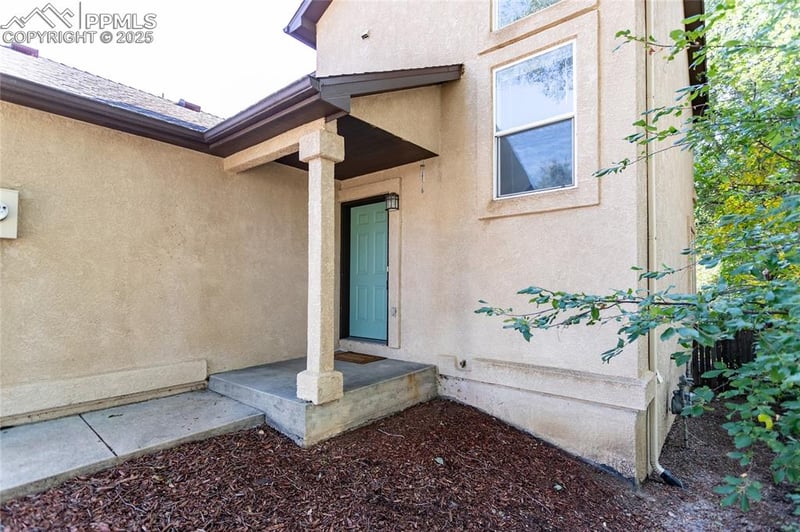 414 Cheyenne Rd, Colorado Springs, CO 80906