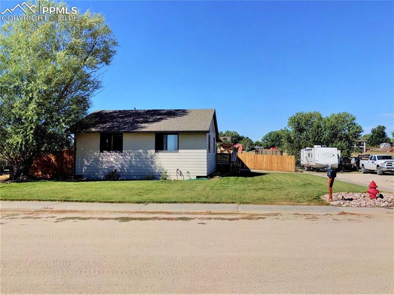 415 8th St, Limon, CO 80828