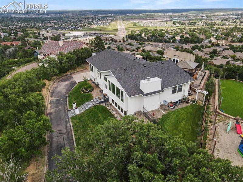 415 Thames Dr, Colorado Springs, CO 80906