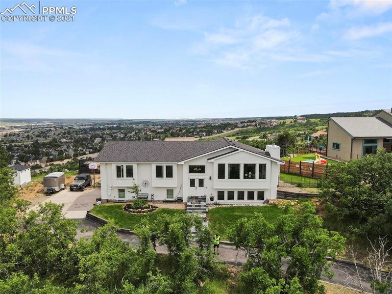 415 Thames Dr, Colorado Springs, CO 80906