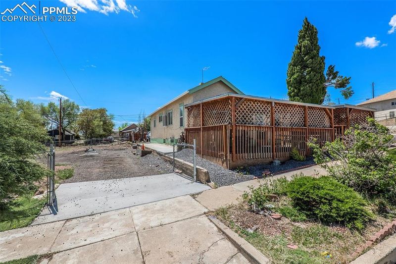 416 Ash St, Pueblo, CO 81003