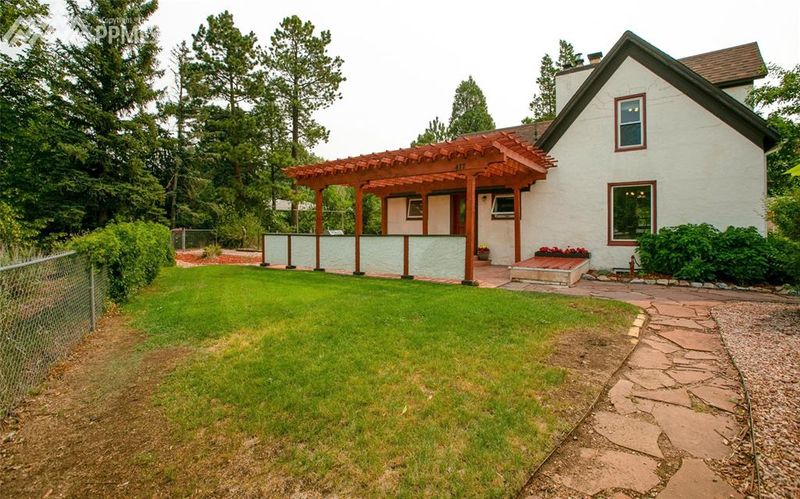 417 N 31st St, Colorado Springs, CO 80904