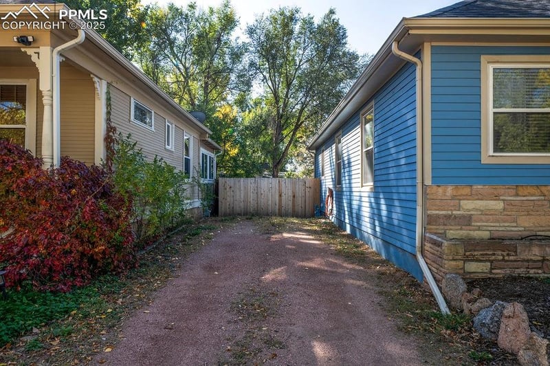 417 Caramillo St, Colorado Springs, CO 80907