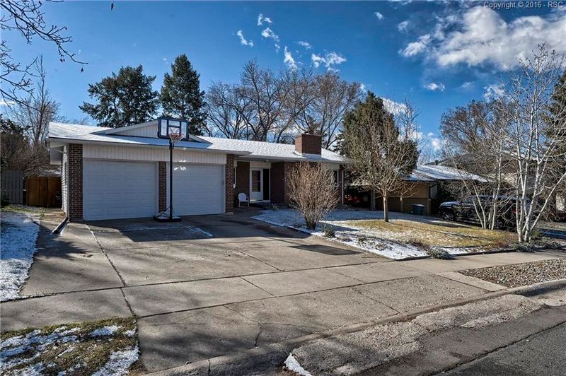417 Edgewood Dr, Colorado Springs, CO 80907