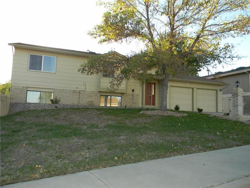 4170 Chenango Dr, Colorado Springs, CO 80911
