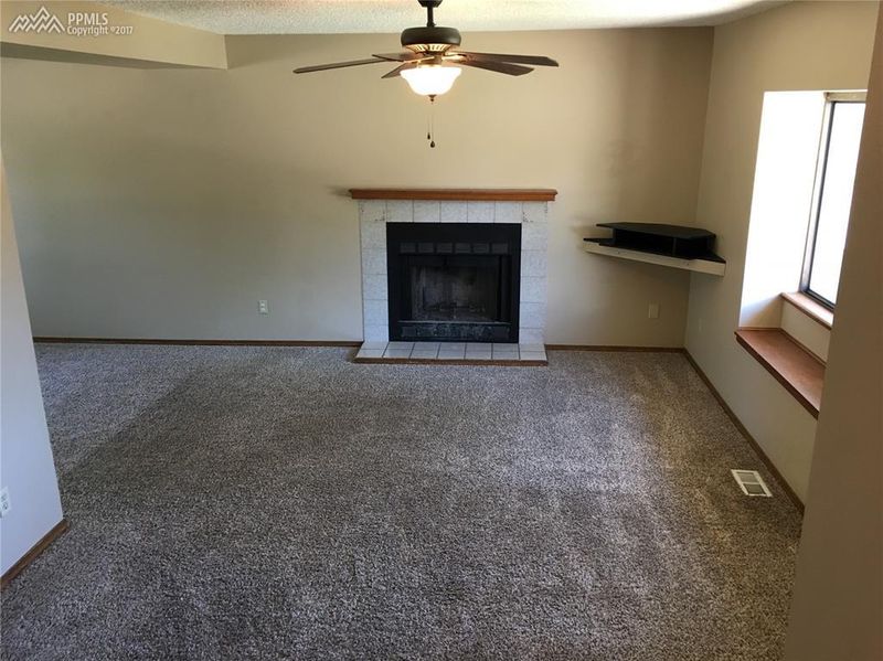 4180 Kayak Ct, Colorado Springs, CO 80918