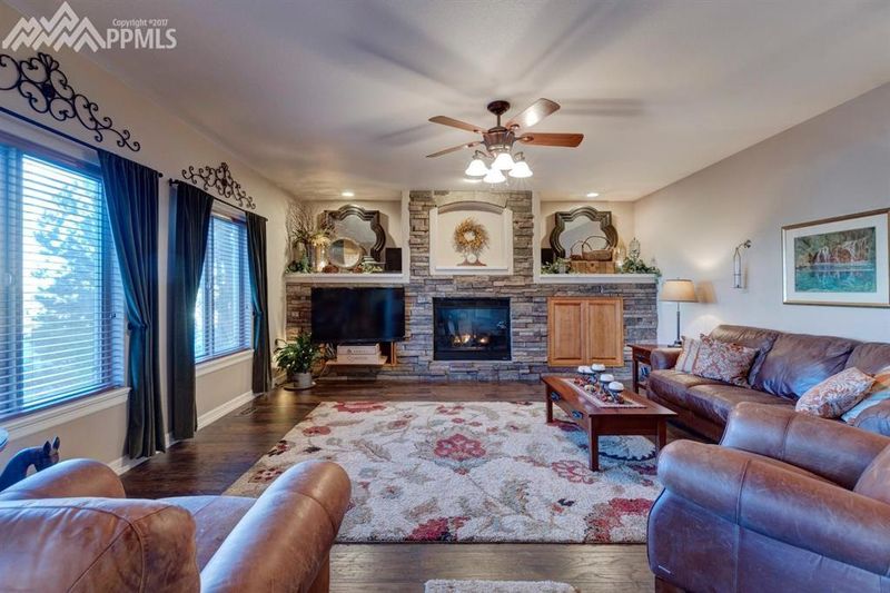 4180 Slash Pine Dr, Colorado Springs, CO 80908