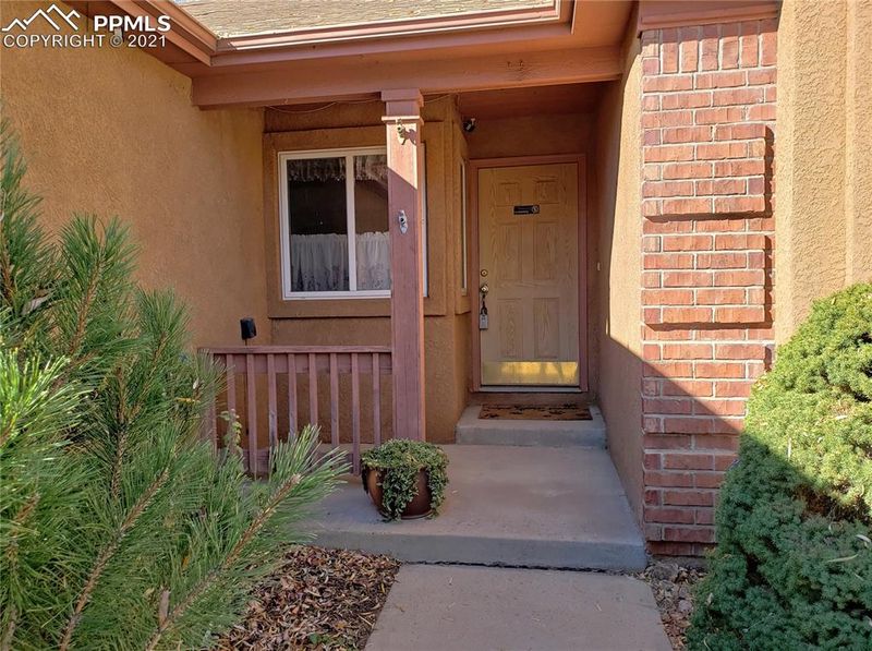 4180 Solarglen Dr, Colorado Springs, CO 80916
