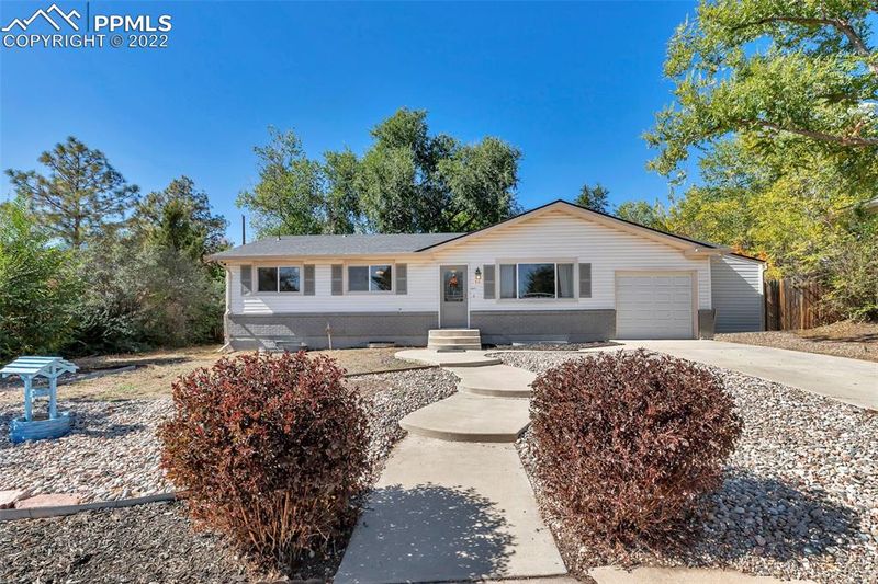 42 Minden Cir, Colorado Springs, CO 80906