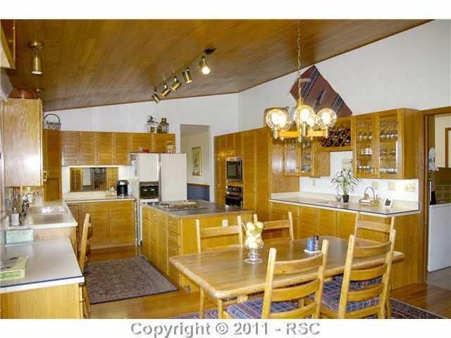 420 Thames Dr, Colorado Springs, CO 80906