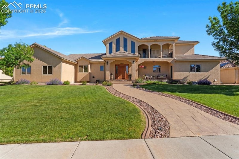 4203 St Andrews Dr, Pueblo, CO 81001