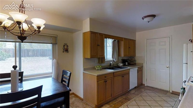 4208 S Hammock Dr, Colorado Springs, CO 80917