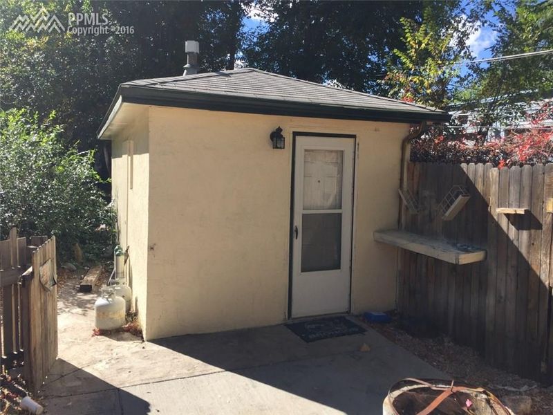 421 E Arvada St, Colorado Springs, CO 80905