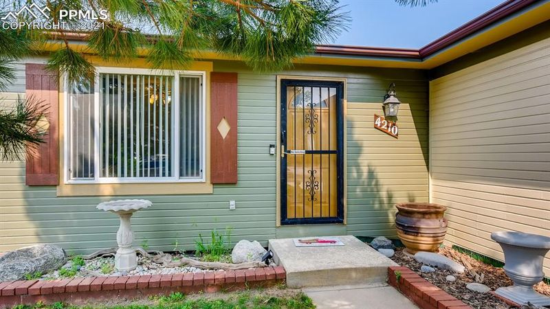 4210 Halstead Cir, Colorado Springs, CO 80916