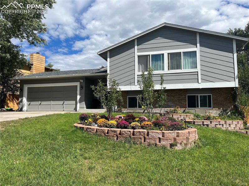 4215 Chenango Dr, Colorado Springs, CO 80911